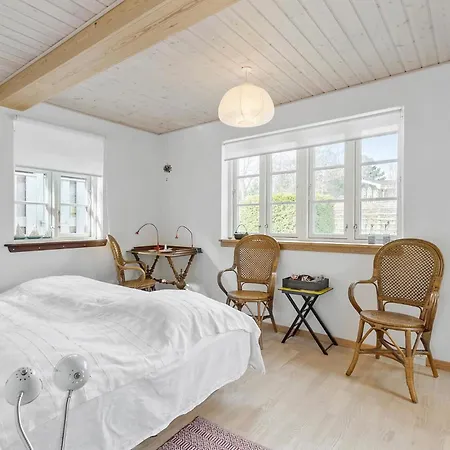 Awesome In With Kitchen בית נופש